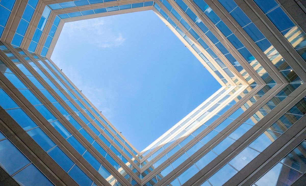 Amanda Tomack, Caplin & Drysdale Photo